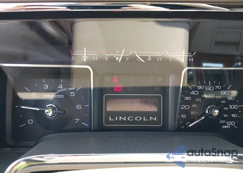 2013 Lincoln Navigator z USA, uszkodzony, nr VIN 5LMJJ2J58DEL01480